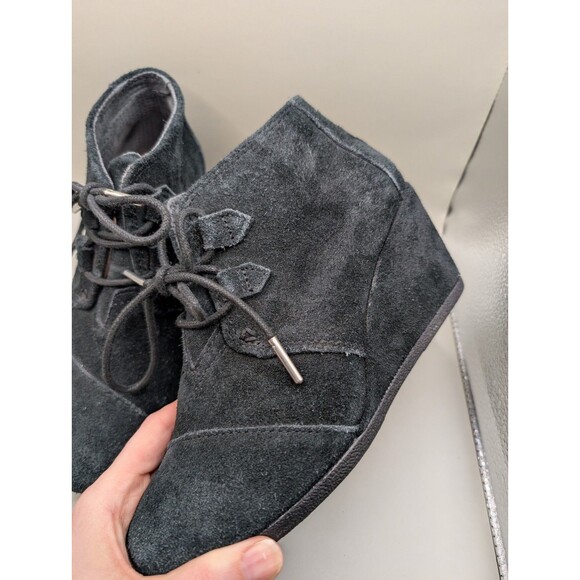 Toms Boots Womens Casual Desert Wedge Ankle Bootie Black Suede Lace Up Size 6 - Picture 4 of 12
